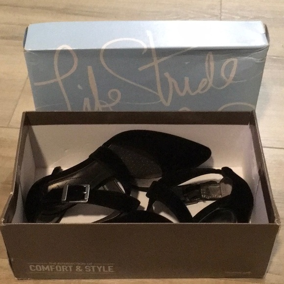 Life Stride Flex Soft System Black Pointy Toe Velvet Strappy Heels Size 6 - Picture 10 of 11